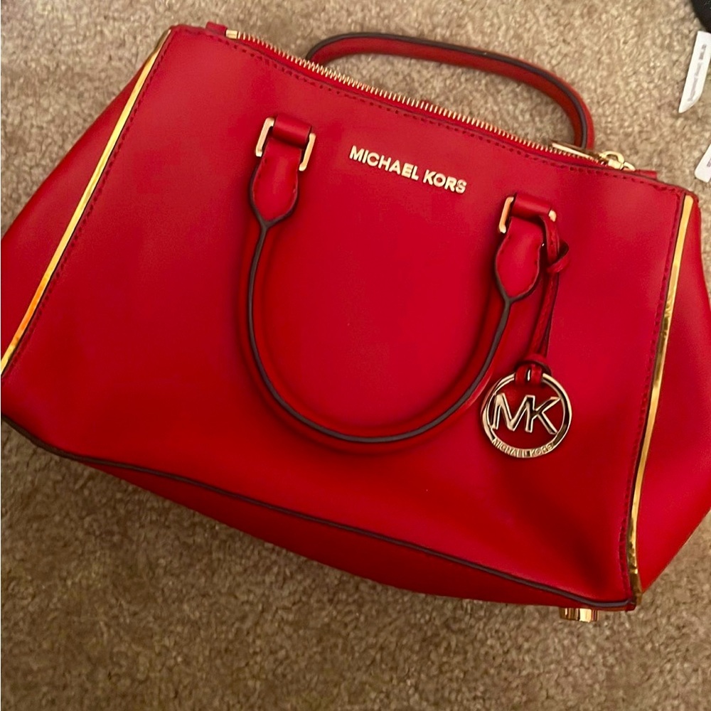 MICHEAL KORS SPECCHIO SUTTON SMALL SATCHEL -RED